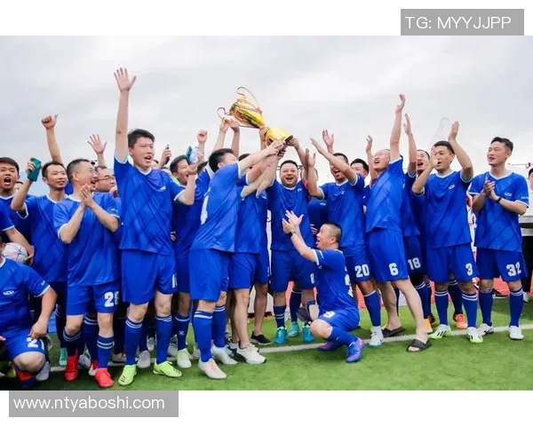 水户蜀黍迎战熊本深红激情对决展现足球魅力与团队精神