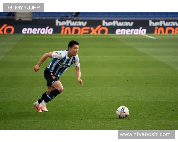 富恩拉夫与穆尔西亚的精彩对决揭示足球战术与团队合作的重要性 富恩拉夫与穆尔西亚的精彩对决揭示足球战术与团队合作的重要性