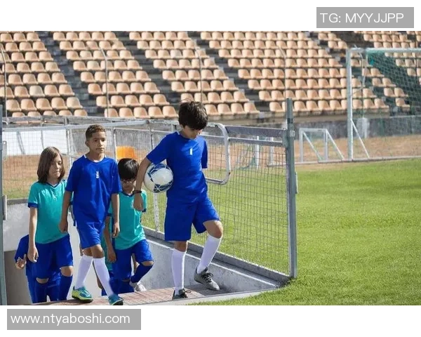 格雷茨卡的足球之路:从青训崭露头角到国际赛场的闪耀表现 格雷茨卡的足球之路:从青训崭露头角到国际赛场的闪耀表现