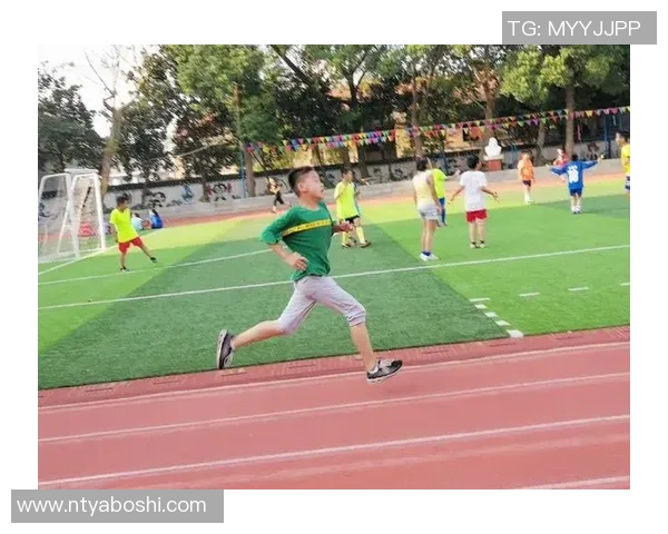 杨芳专访:从绿茵场到人生舞台的足球旅程回顾与展望 杨芳专访:从绿茵场到人生舞台的足球旅程回顾与展望