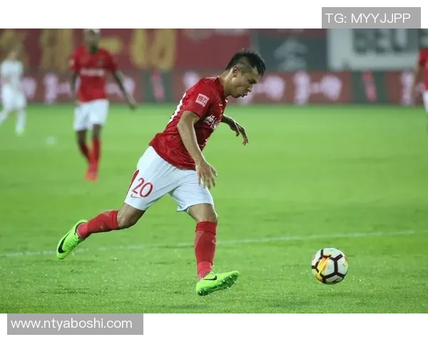 重温经典对决权健与恒大激战回顾与精彩瞬间分析